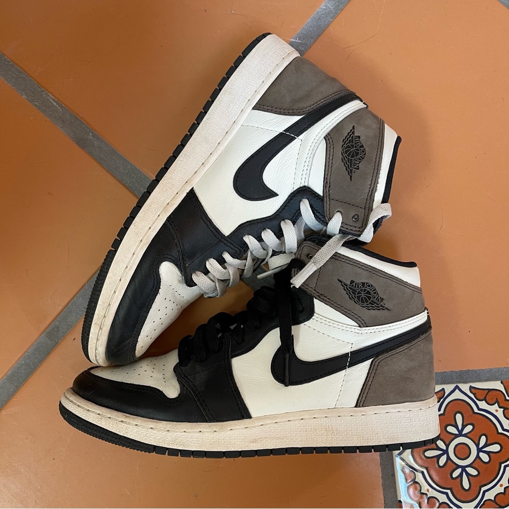 Nike Jordan 1s in Mocha